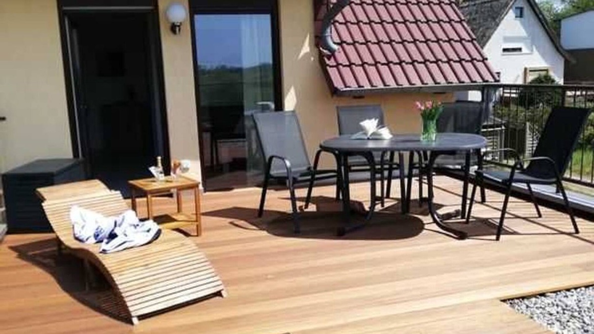 Trassenheide Apartment | * FW 6 upstairs with a large balcony - * Ferienwohnungen Wiesenblick