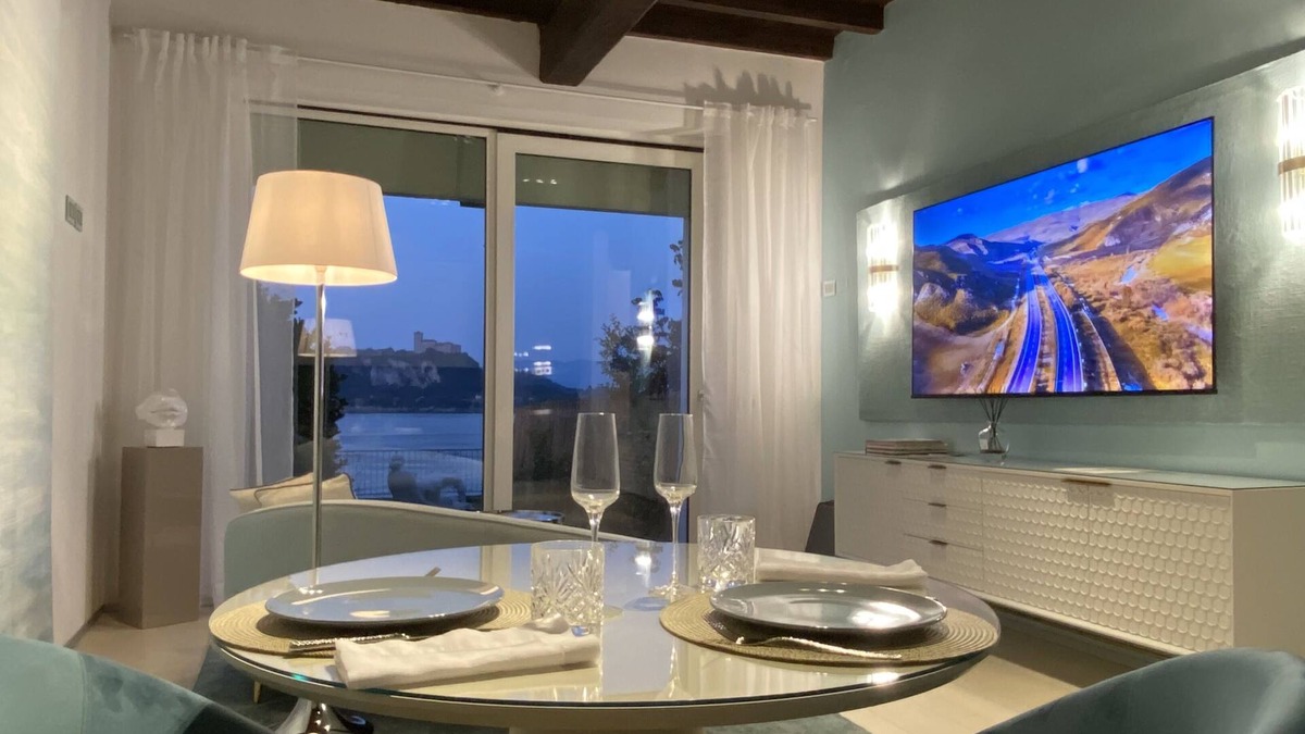 Arona Apartment | FWL Italian Romance on the Lake, with private garden!