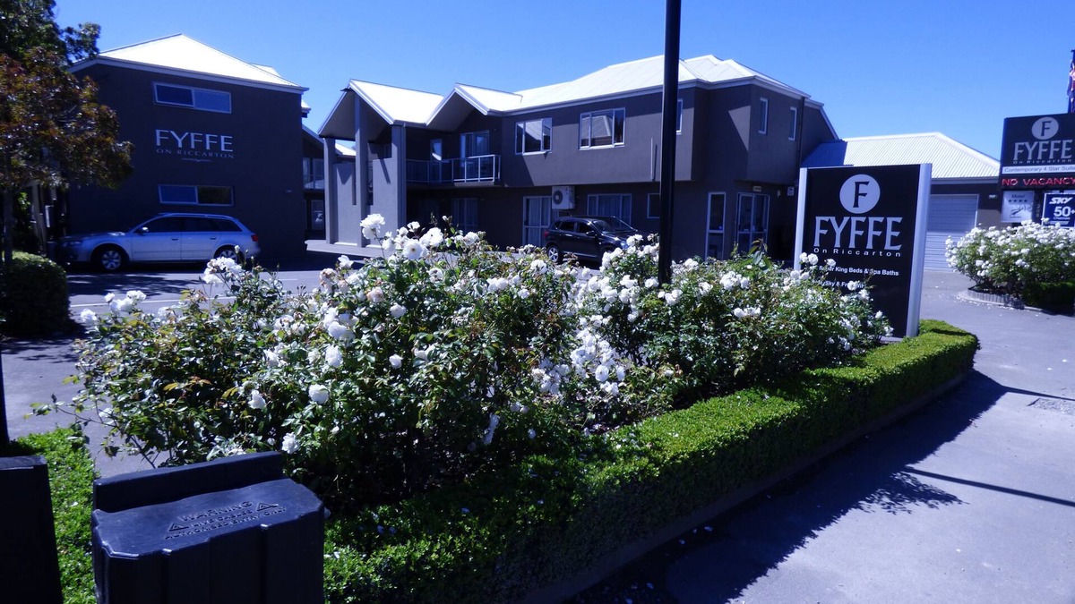 Riccarton Hotel | Fyffe On Riccarton