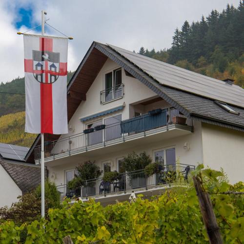 Burg House | Gästehaus FALKLAY
