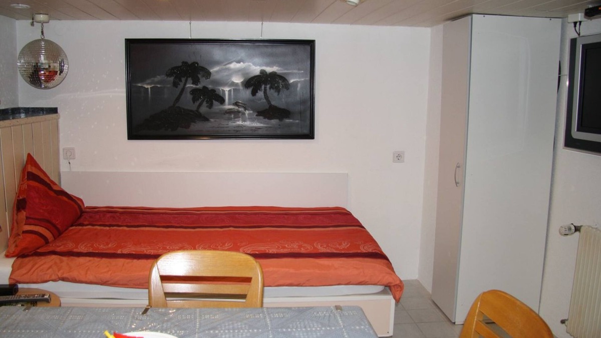 Weil am Rhein Apartment | Gästezimmer 25qm, mit Küche und Bad