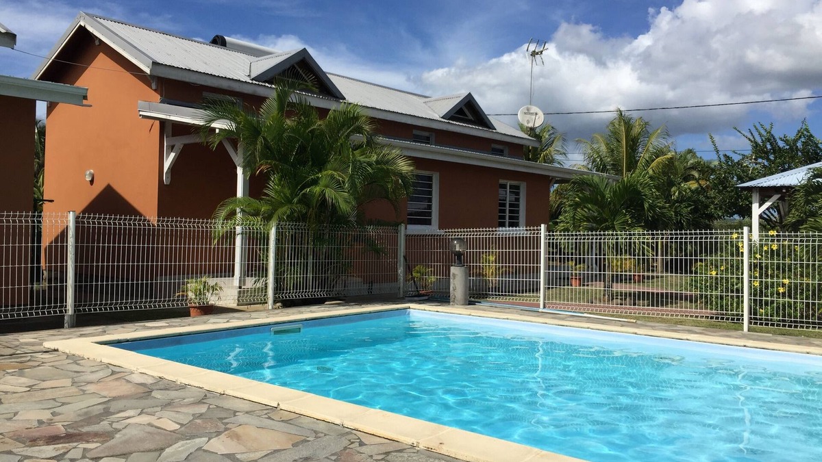 Lamentin Cottage | Gîte Aloé Véra- RESIDENCE LES KALBASSIERS