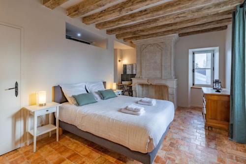 Saint-Remy-la-Varenne House | Gîte Apolize