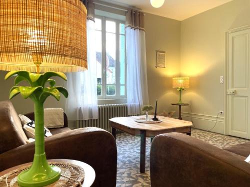 La Ferte-Hauterive House | Gîte Authentique avec Jardin, Proche Vichy - FR-1-489-549
