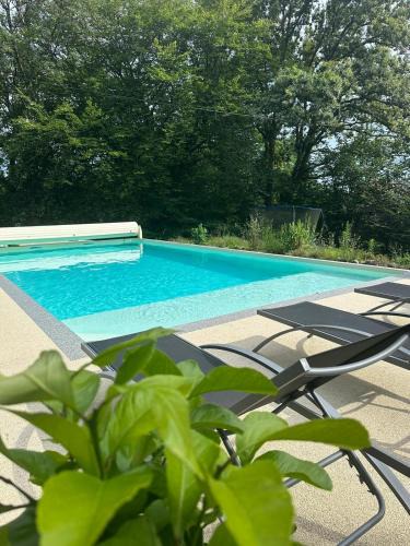 Chamboulive House | Gîte Corrézien 3 pers. Piscine chauffée