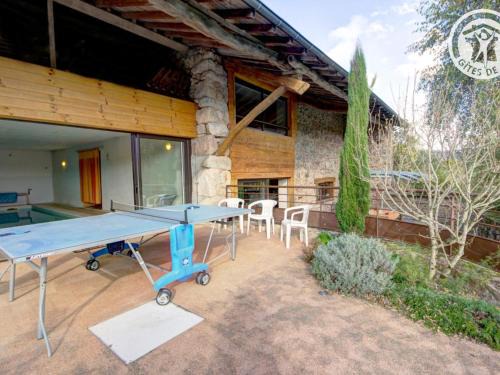 Saint-Priest-la-Prugne House | Gîte de charme avec piscine intérieure et animaux admis - FR-1-496-132