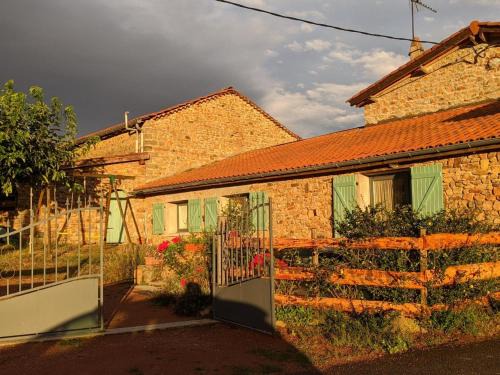 Neulise House | Gîte de charme à Neulise, animaux acceptés, parking, internet - FR-1-496-376