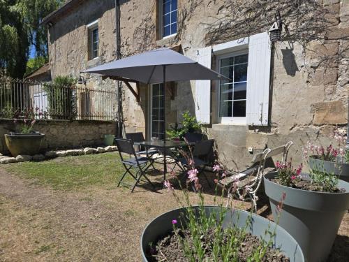 Souvigny House | Gîte de Charme à Souvigny, Jardin Privatif, Animaux Bienvenus - FR-1-489-581