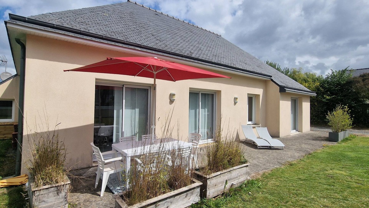 Ploulech House | Gîte de Kerninon, bright and spacious single-storey house