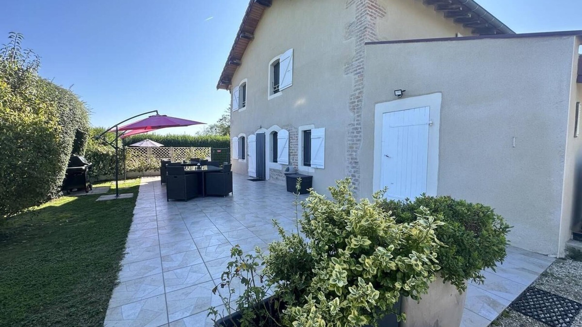 Peronnas House | Gîte de la Forêt de Seillon