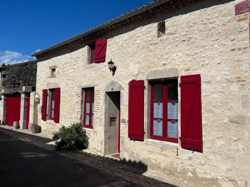 Charroux House | gîte de la Paille