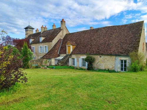 Vielmanay House | Gîte entre Loire, Vignobles et Bertranges