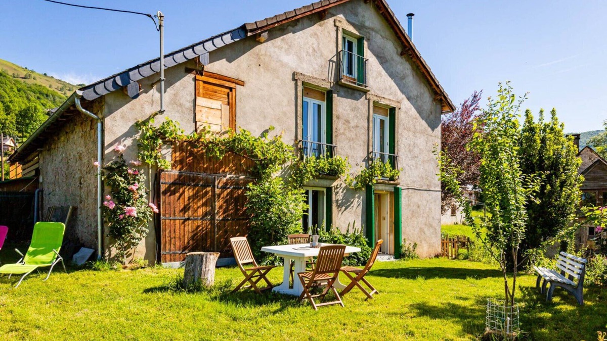 Boussenac House | Gîte for 8 People in Ariège