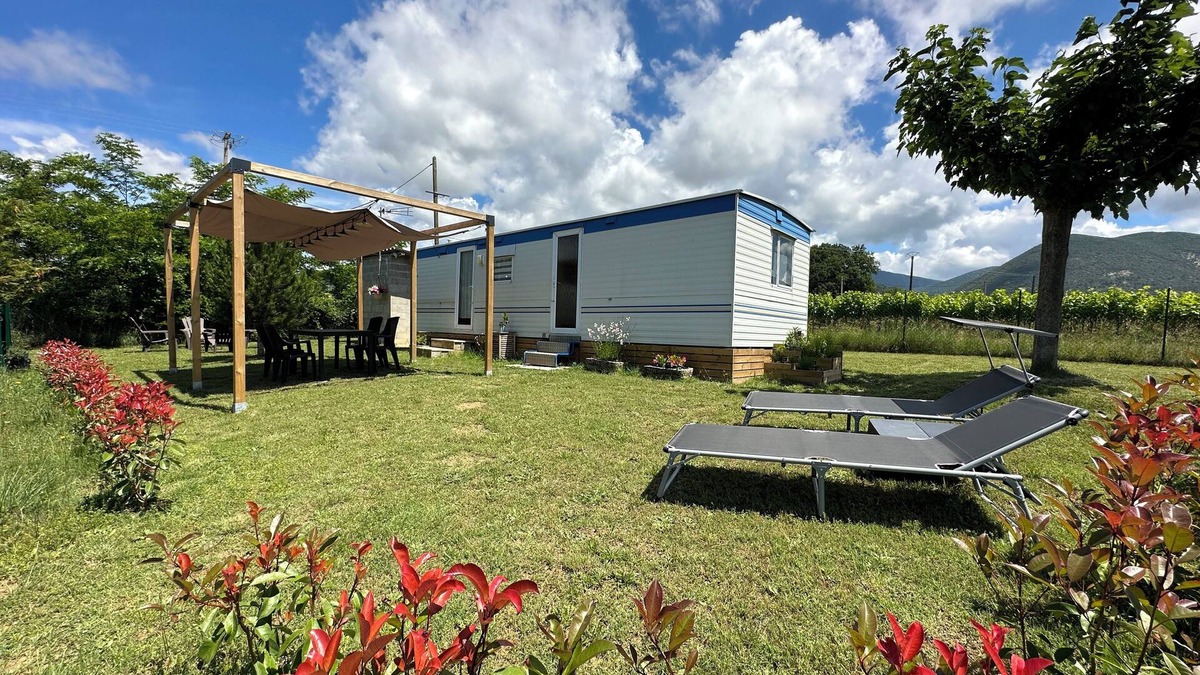 Saint-Pantaleon-les-Vignes House | Gîte Mobil-home & breakfast Drôme Provençale