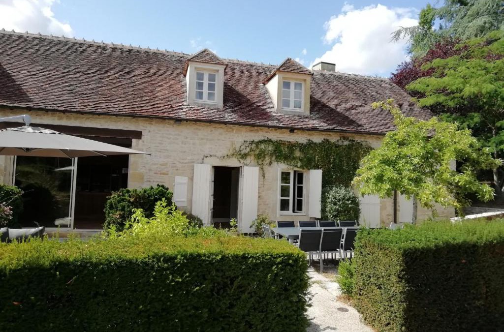 Bruere-Allichamps House | Gîte haut de gamme près de l'Abbaye de Noirlac - Séjour tout confort avec jardin et terrasses - FR-1-586-13
