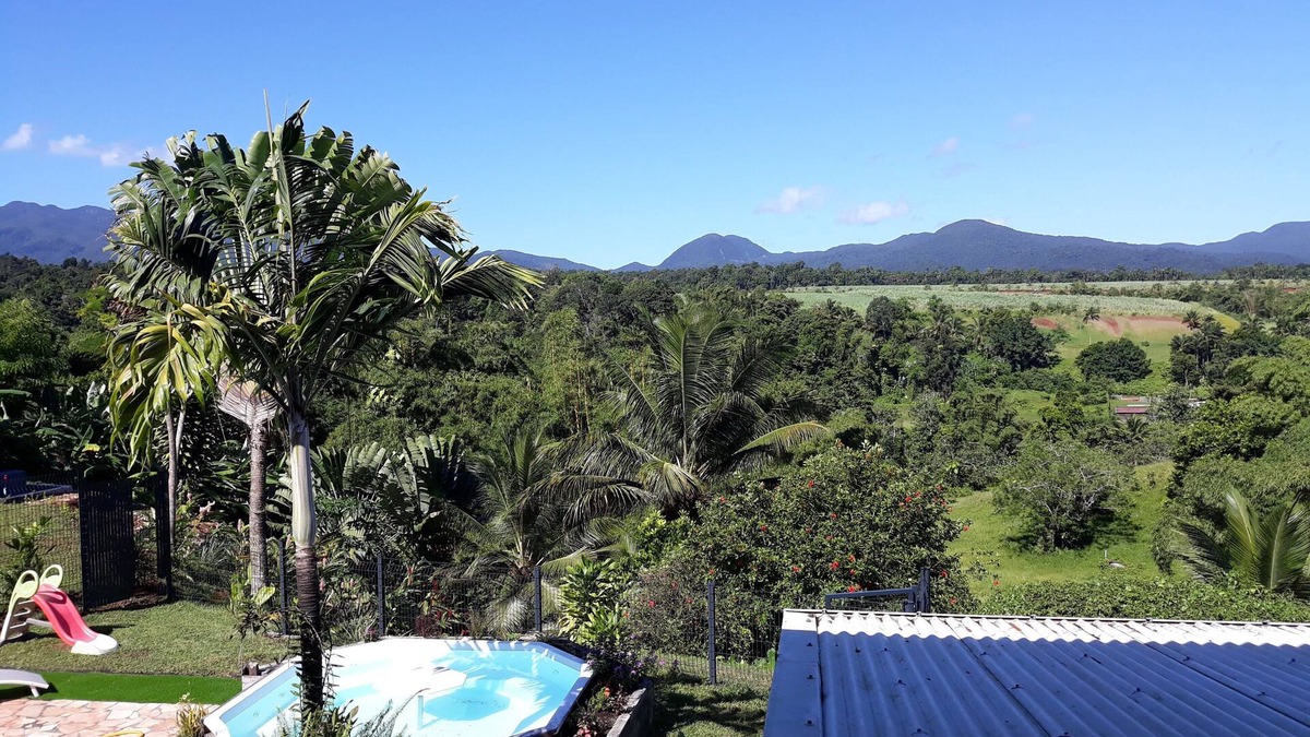 Petit-Bourg Villa | GÎTE KUMQUAT, T4 floor 3 bedrooms, mountain view, swimming pool