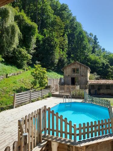 Nistos House | Gîte La Forêt du Domaine des Aguilès