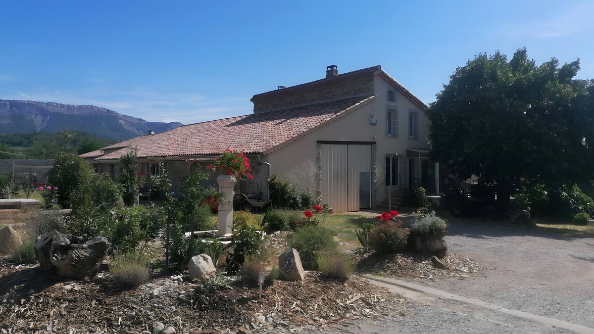 Laragne-Monteglin Cottage | Gîte la grange du logis