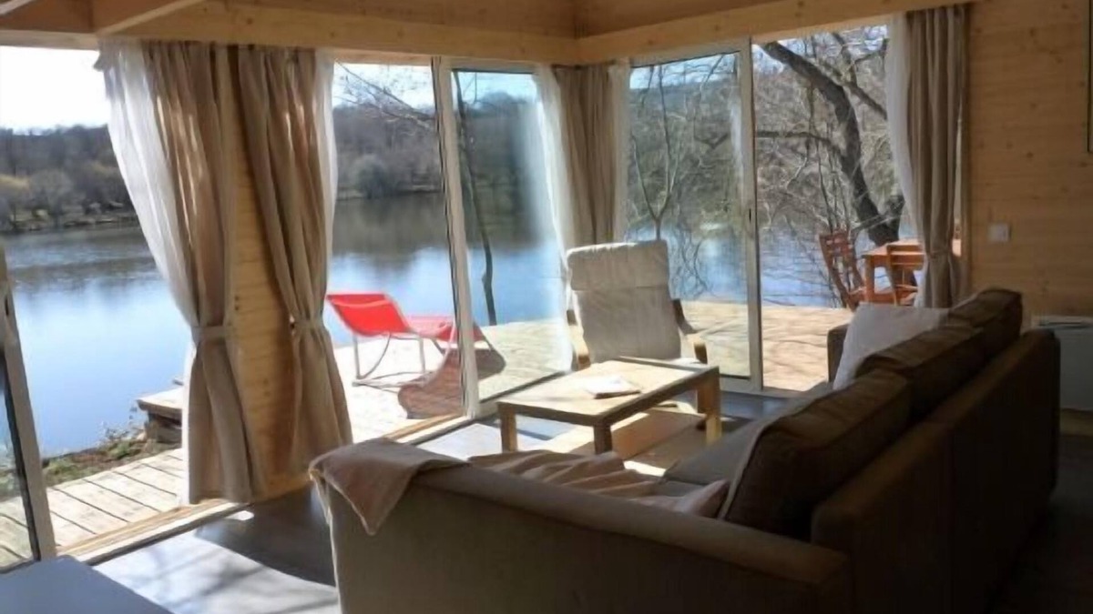Loubeyrat Cottage | Gîte Le Gîte de l'Etang for 4 people