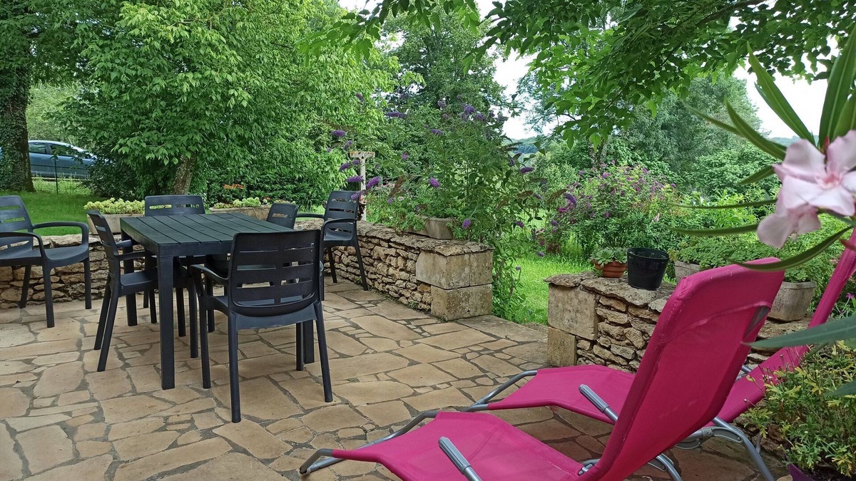 Savignac-de-Miremont House | Gîte les acacias 4/6p classified 3 stars renovated 2016 ideal for families, retirees