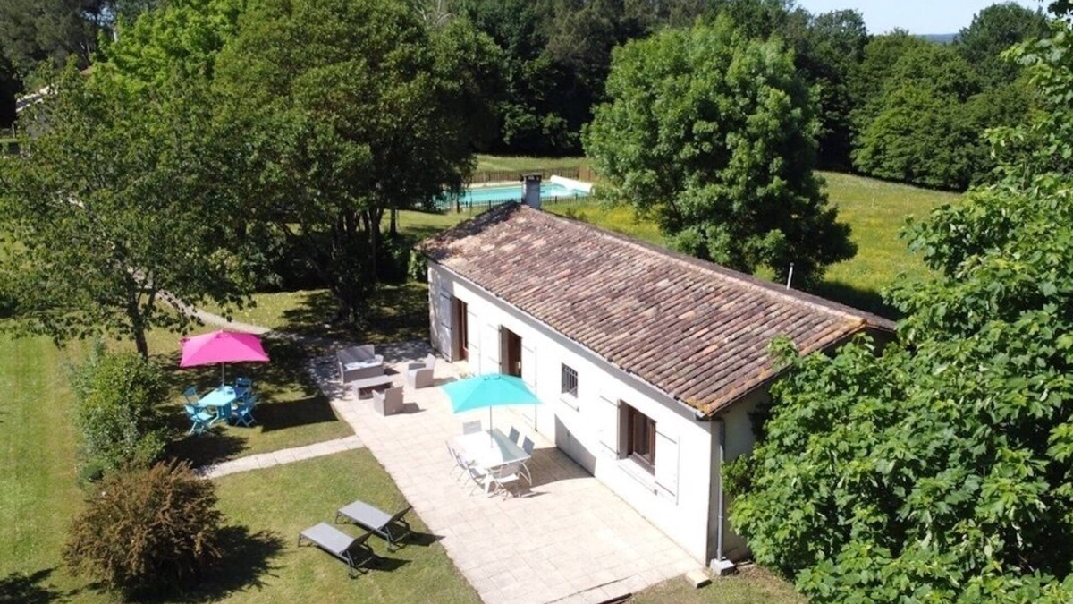 Coutras House | Gîte Nature: Private swimming-pool-Air-conditioning-Games-Horses-5hectares-Haras
