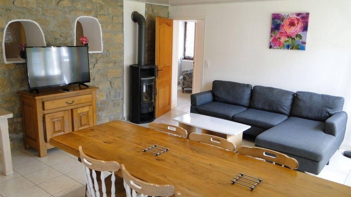 Foncine-le-Haut Apartment | Gîte Saine Montagne du Jura with Spa Sauna river