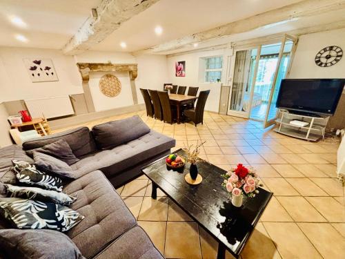 Le Breuil Apartment | Gîtes Montvaltin - 90m2, RDC, 3 chambres & cuisine