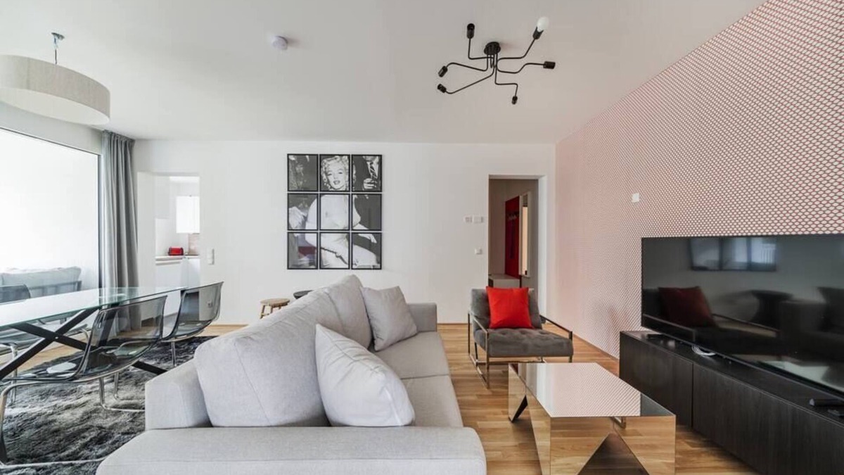 Gmunden Apartment | G.l.a.m G.a.r.d.e.n | BBQ | Pets | 2BR