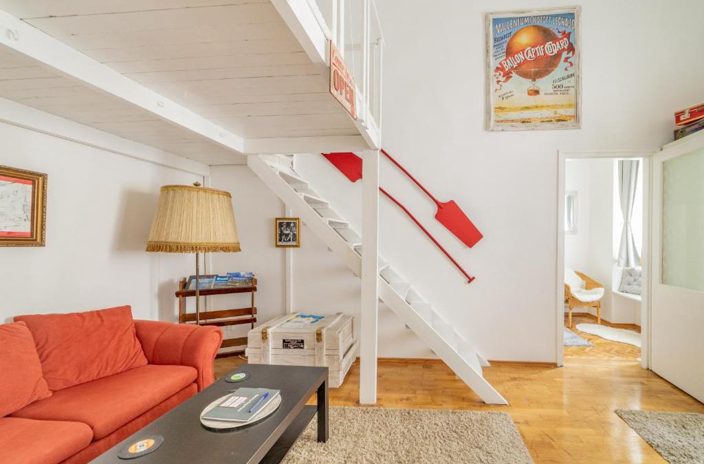 Terezvaros Apartment | Gabi's Central Broadway Nest @ Nagymező str