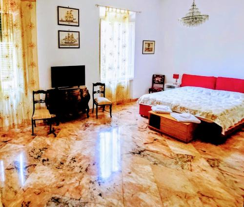 Livorno Apartment | GABRY'S HOME Three-Bedroom Big Apartment near city center & train station to Pisa and Florence & ferries to Sardegna Corsica
