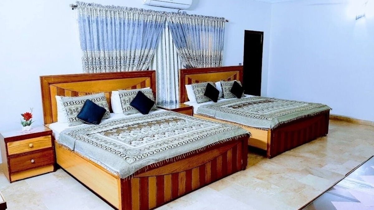 Gulshan-E-Jamal House | Galaxy Inn Near Jinnah International Airport Branch