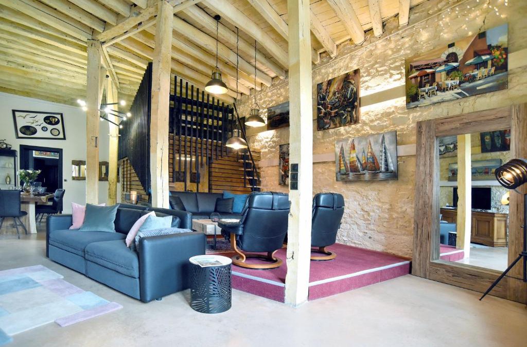 Dinan Apartment | Galerie - Ancienne galerie de peinture sur le port