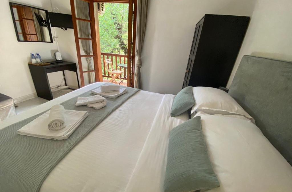 Kakopetria Bed & Breakfast | GaliniCafe22-suites