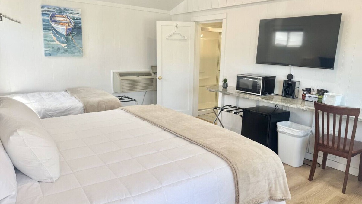 Hulls Cove Hotel | Gallagher's Travels Room Four (King and Twin)