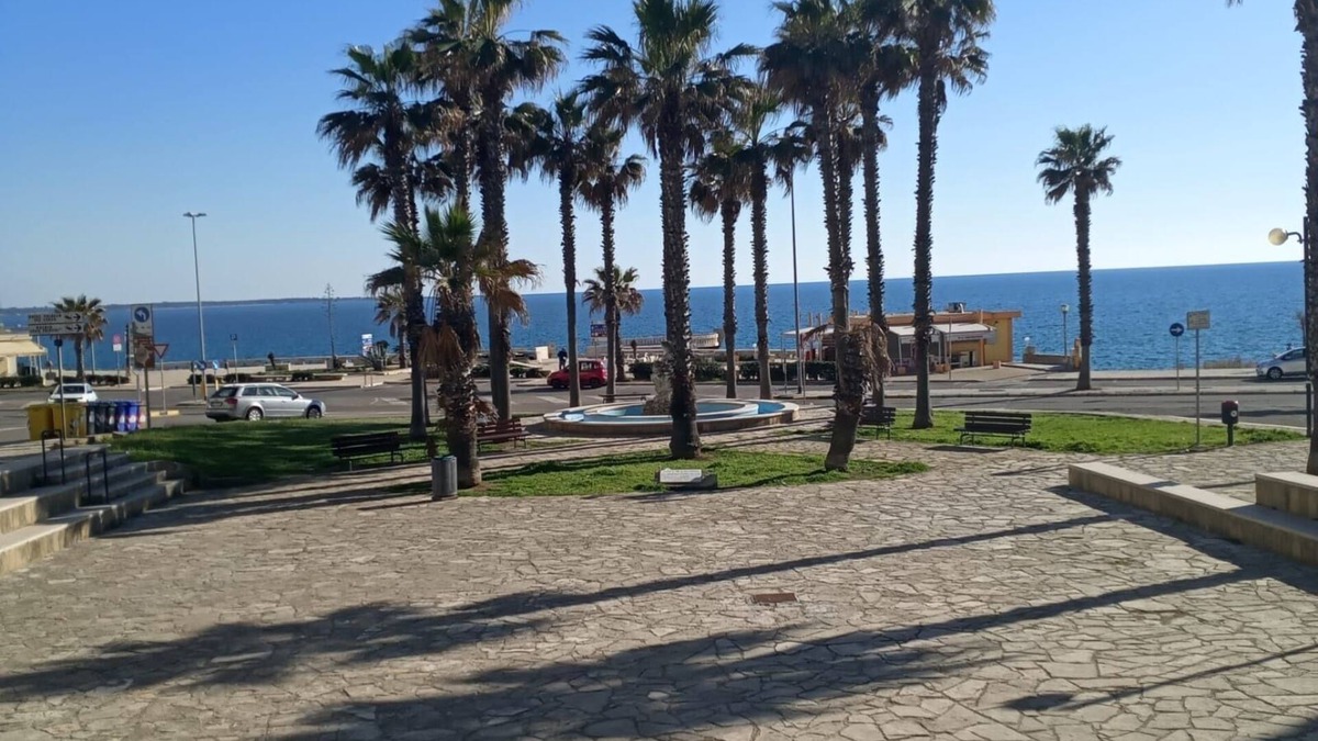 Province of Lecce Apartment | Gallipoli Lungomare apartment 10 seats seafront