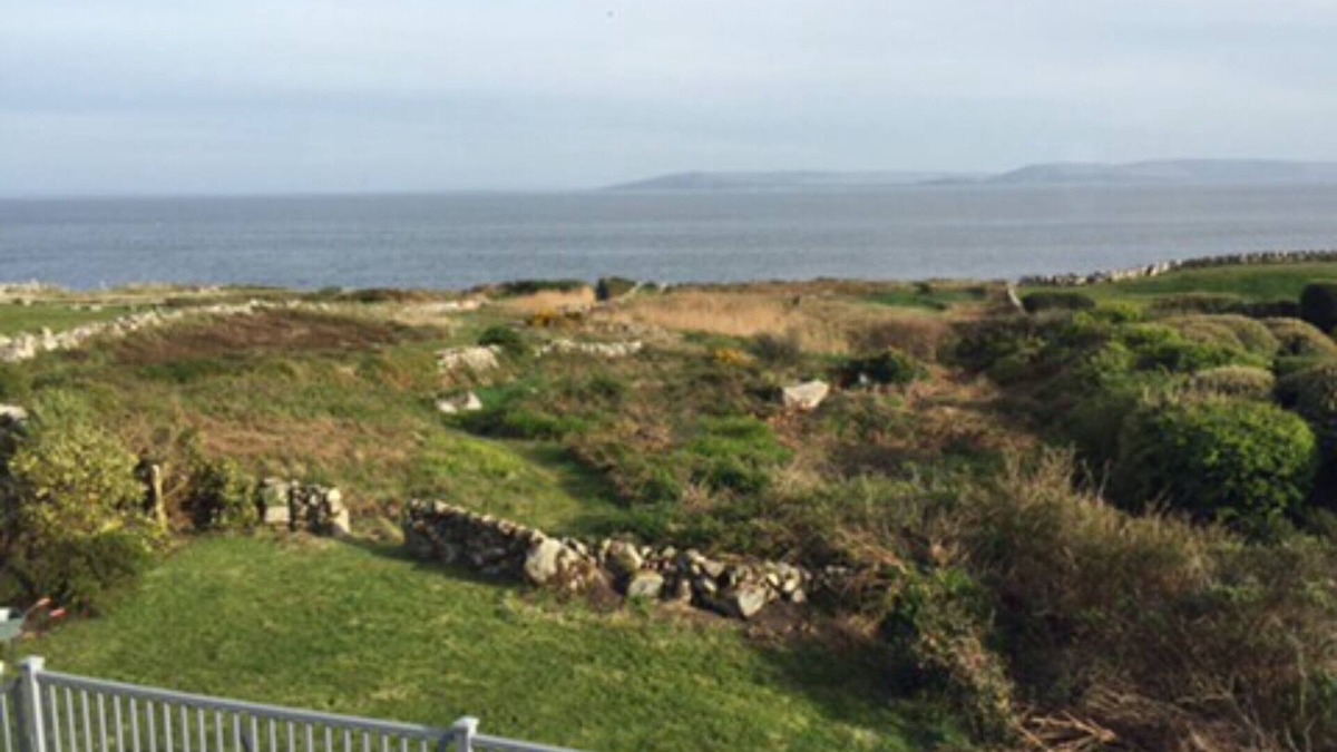 Galway House | GALWAY BARNA DIRECT ATLANTIC OCEANFRONT 4 BED 8P WALK TRO OUR GARDEN TO OCEAN.
