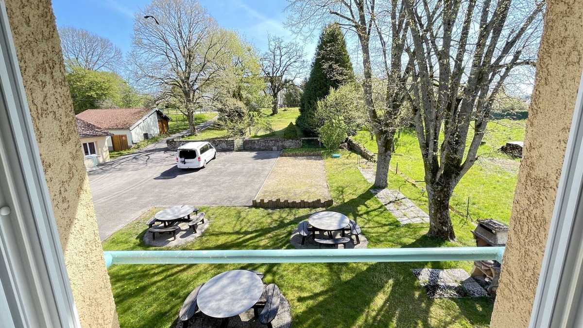 Forges-les-Bains Apartment | Gambetta: Attractive apartment 350 meters from the spa (parking)