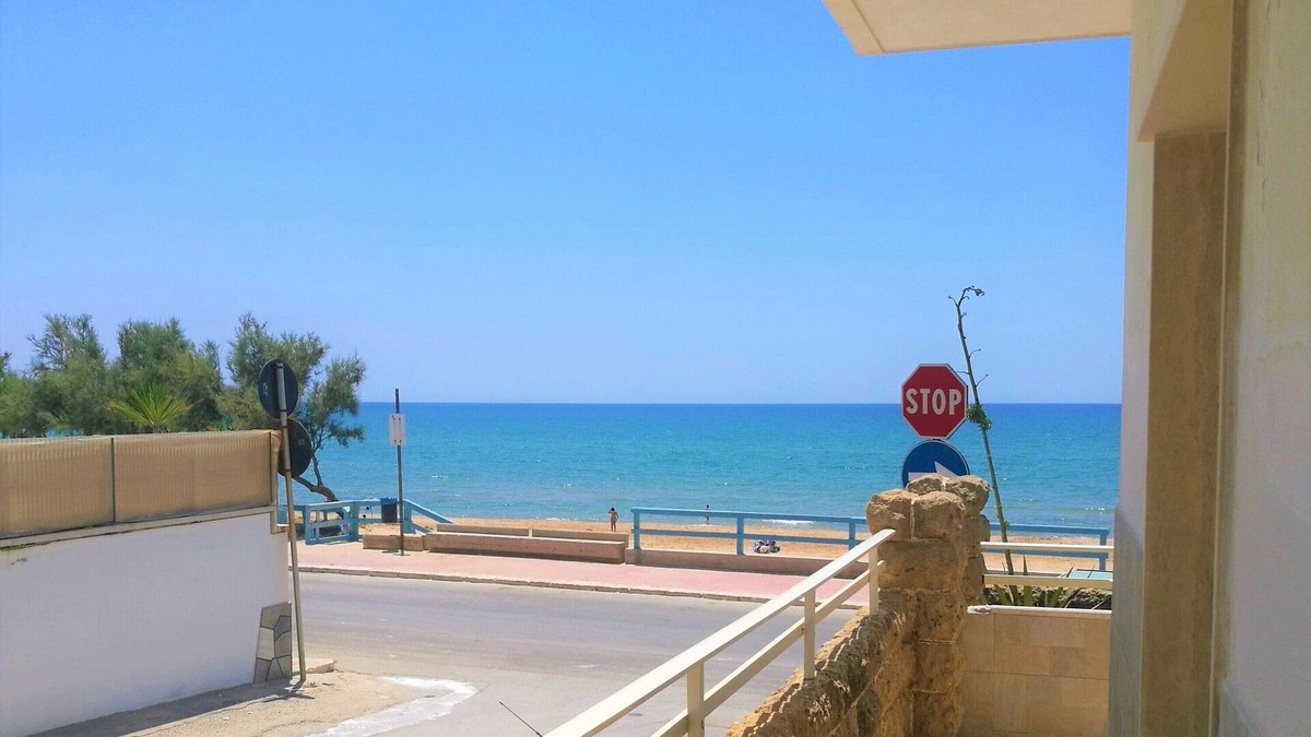 Scoglitti Apartment | Gambusia 2 - apartment 30 meters from the sea with private patio
