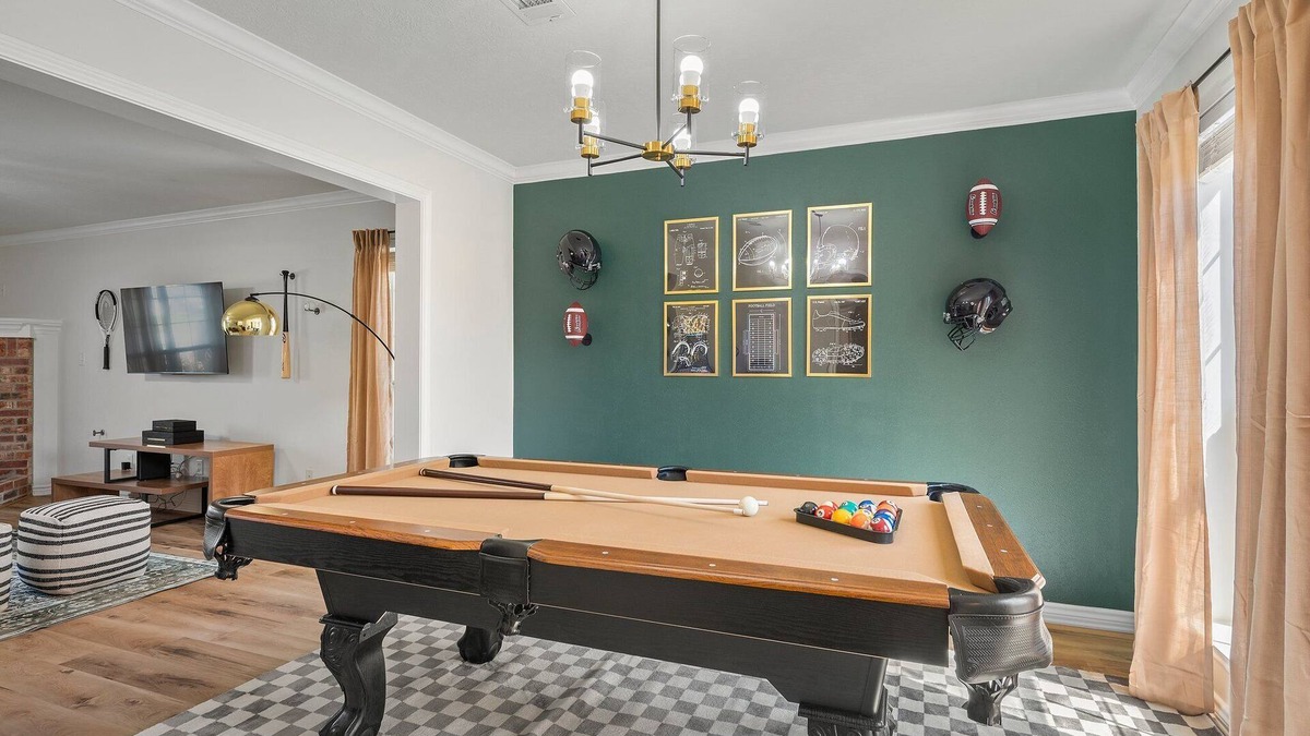 Wellborn House | Game Day Ready - Pool Table - BBQ - Popcorn Bar