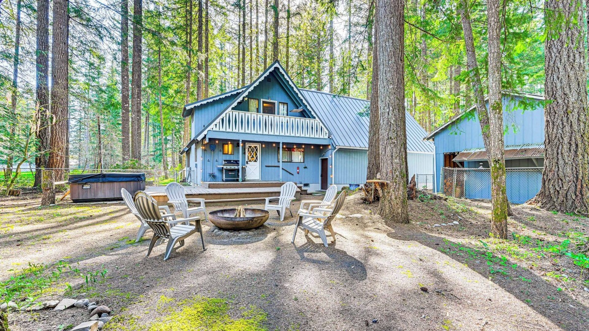 Packwood Cabin | Game Room & Fire Pit: Family Cabin in Packwood!