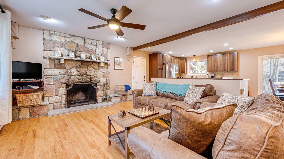 Pocono Pines House | Game Room & Fire Pit: Chic Pocono Pines Home!