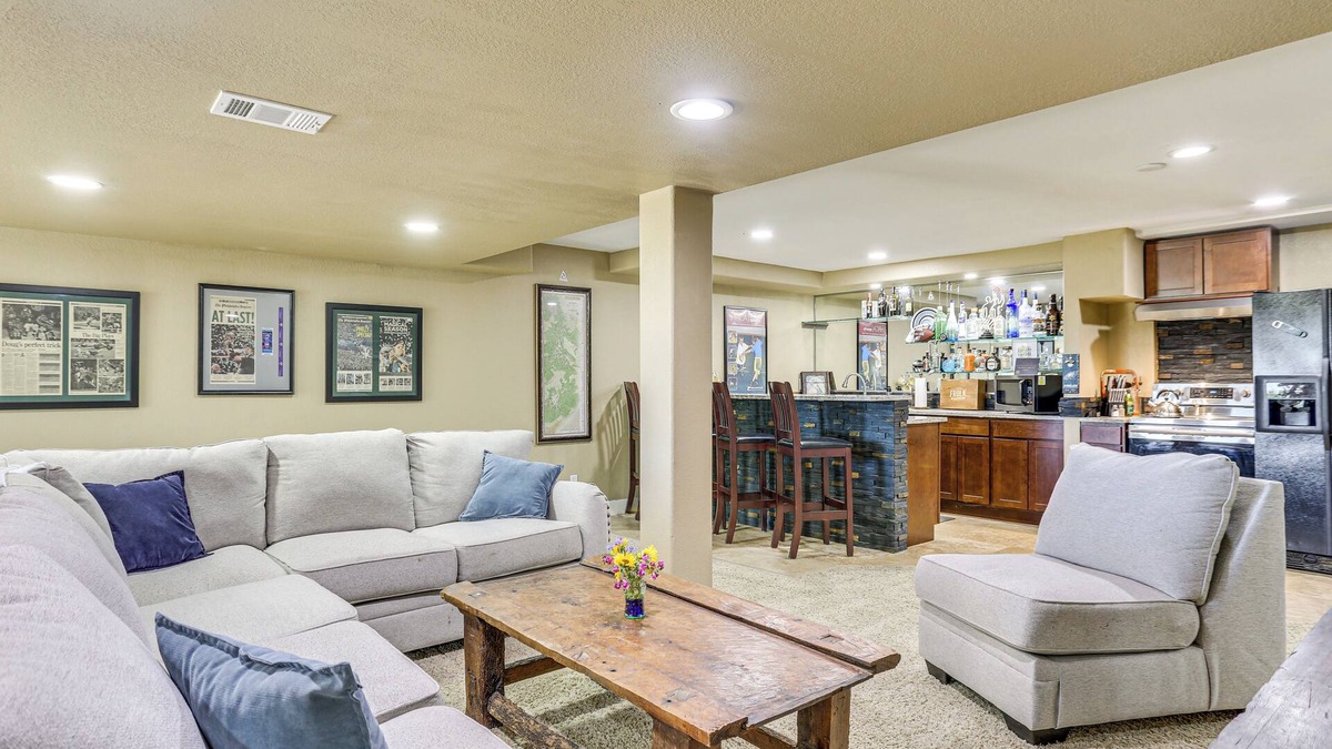 Highlands Ranch Apartment | Game Room, Home Gym & Deck: Littleton Apartment