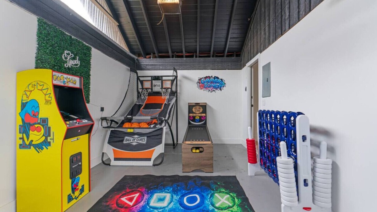 Austin Apartment | Game Room - Modern Beautiful Home