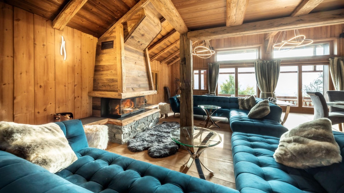 Saint-Jean-dʼAulps Ski Chalet | Gamelbarn is a beautiful luxury chalet with hot tub and stunning mountain views