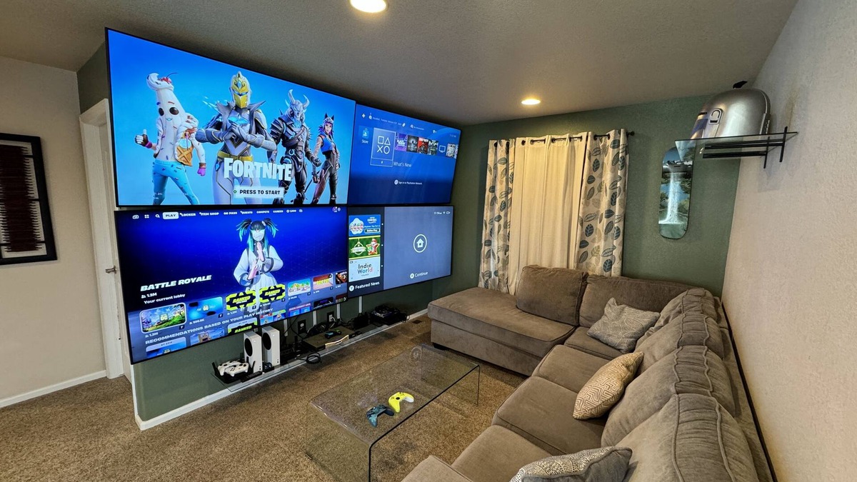 Commerce City House | Gamers Oasis! Gaming Wall-4 70” Samsungs! Board Games! Family Home Near Gaylord