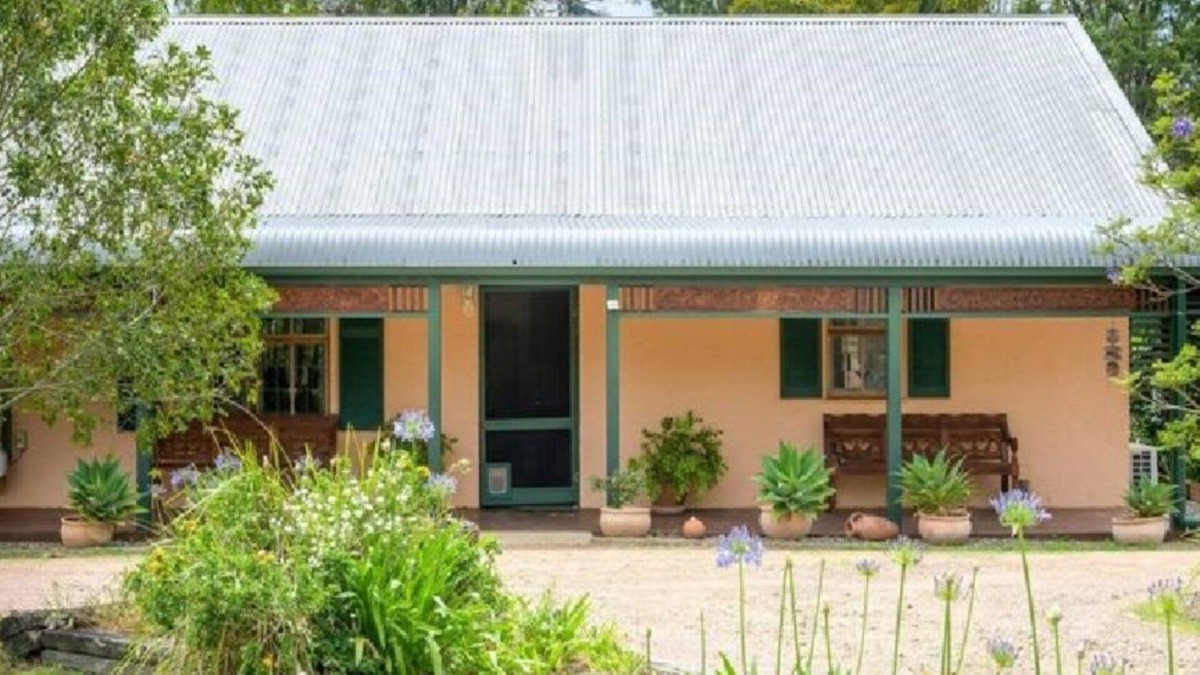 Tea Gardens House | 'Gams Road Retreat', TOP NOTCH