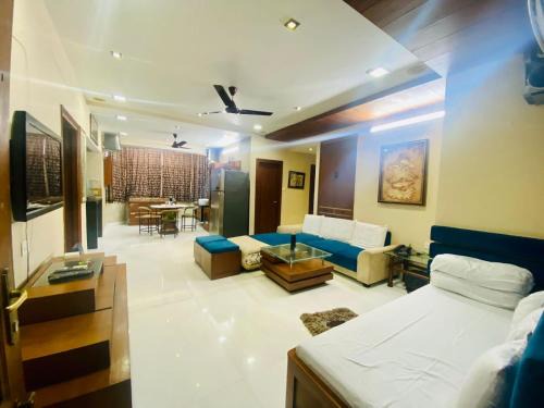 Mahmoorganj Apartment | Ganga home stay