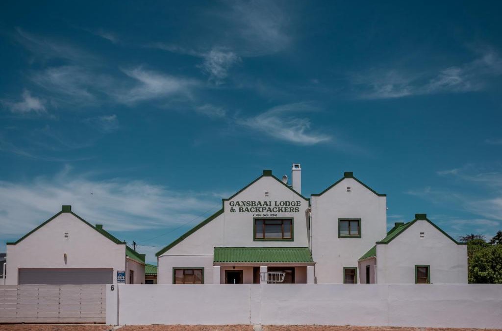 Gansbaai Cabin | Gansbaai Lodge & Backpackers