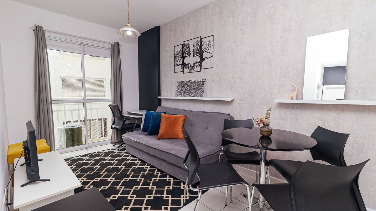 Pinheiros House | Garage | Pool | Next Benedito Calixto Square