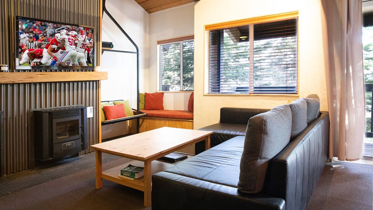 Majestic Pines Condo | Garage right under condo w/120V outlet for EV charger